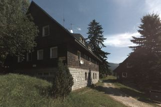 Zájem o chalupy po pandemii opadl. Majitelé ale nechtějí slevit z tehdejších cen - Seznam Zprávy